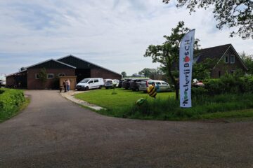 Vooraanzicht aardbeien kwekerij bosch in Luttenberg